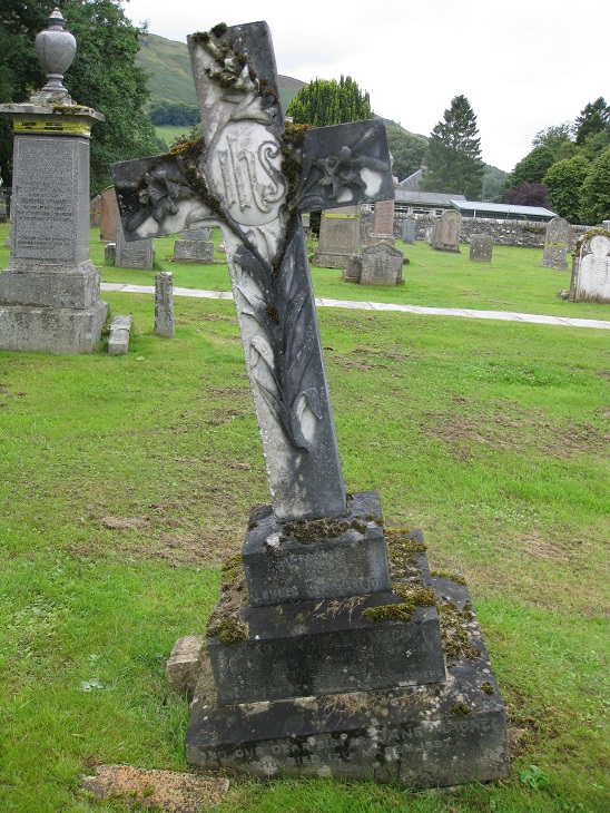 MacNee's stone cross